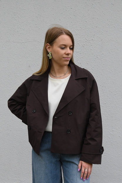 Trench court marron
