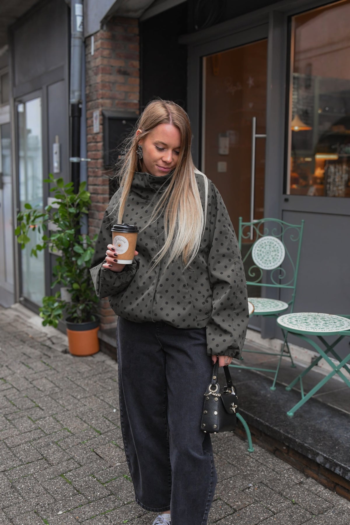 Veste kaki a pois (1)